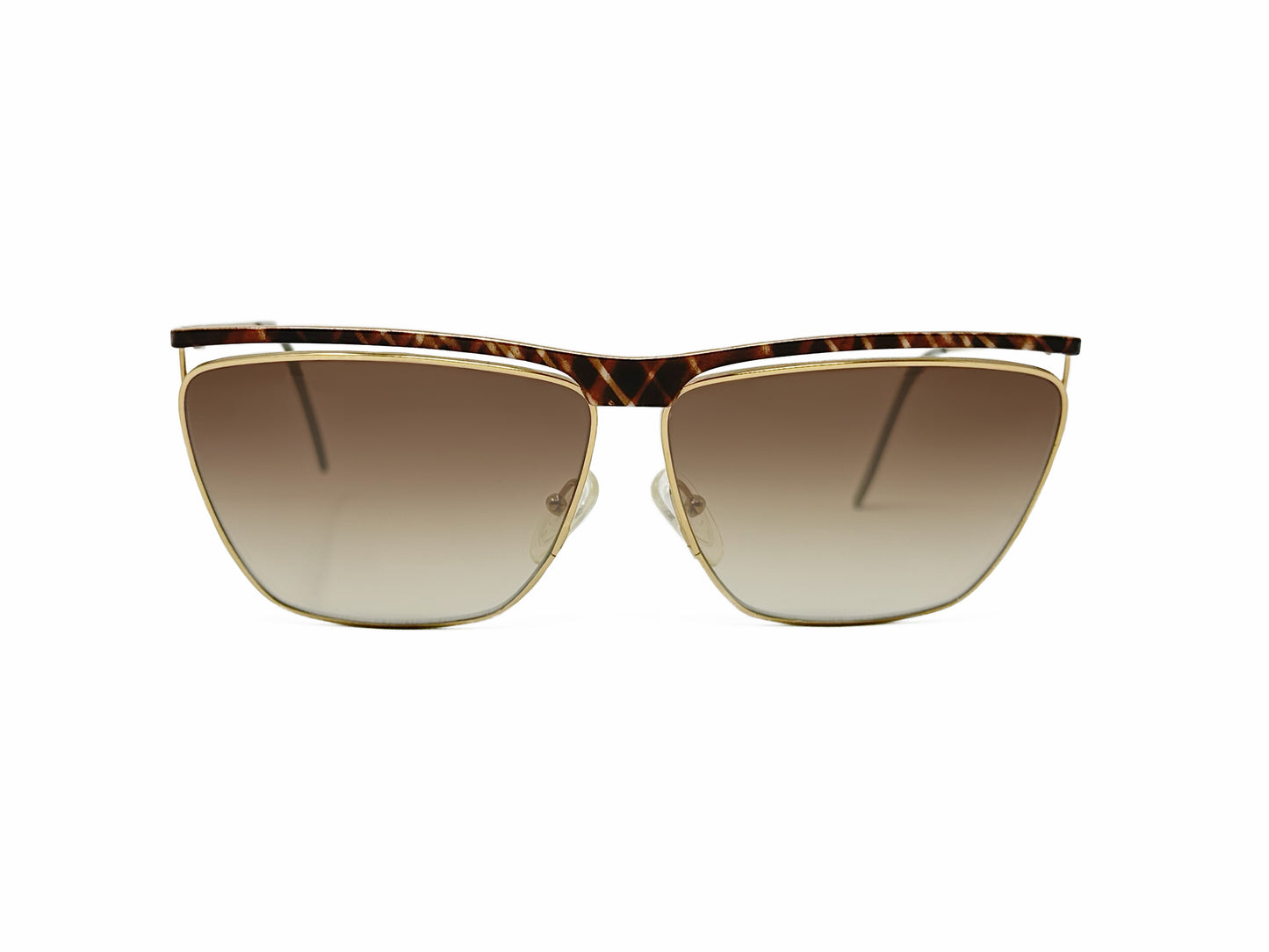 Nino Raw by Classic upward-angled rectangular sunglass. Model: Suntrend 303. Color: Brown - Brown plaid pattern with gold metal trim and brown gradient lenses. Front view.