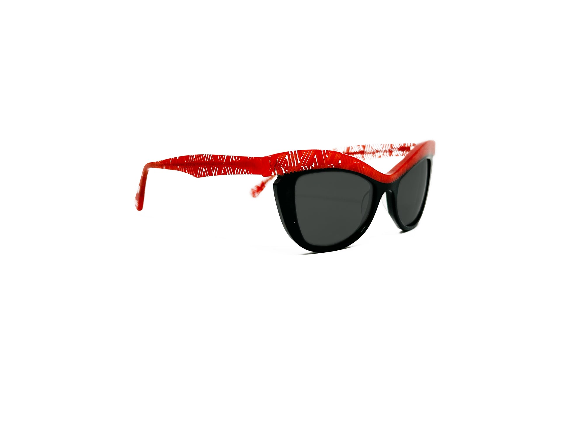 Traction Productions acetate cat-eye sunglass with elongated border across top. Model: Luxure. Color: Noir - Black with red and clear striped pattern on top border. Side view.