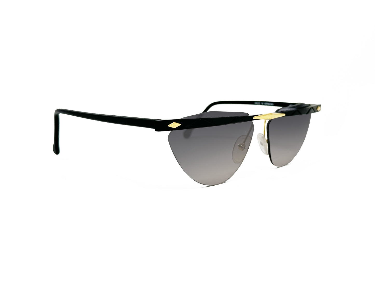 Alibi curved, triangular, sunglass with flat-top bar across front. Model: 060. Color: 10, black and gold metal. Side view.