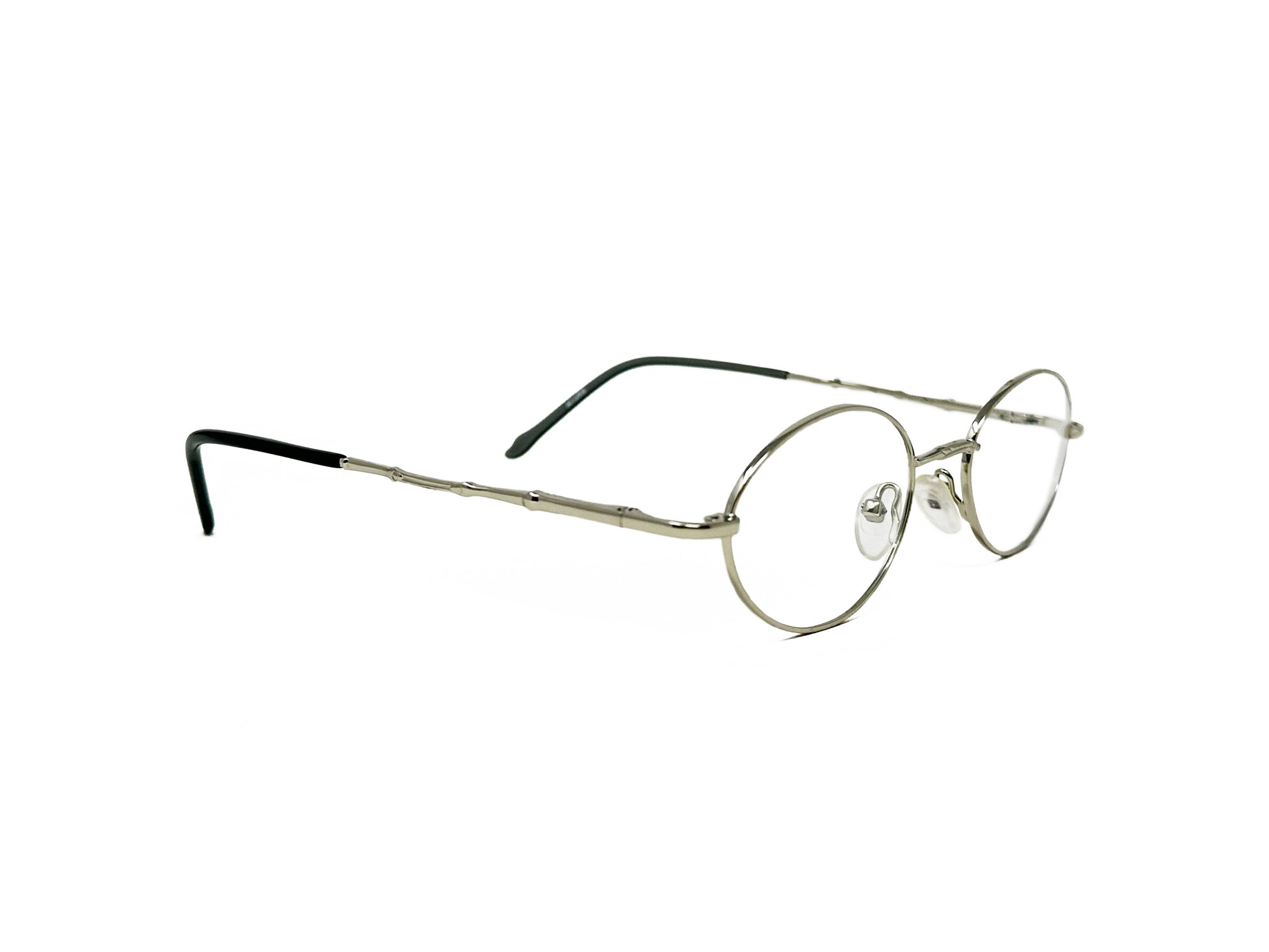 Aracdia oval metal optical frame with textured bridge. Model: 0726. Color: SIL - Silver metal. Side view.