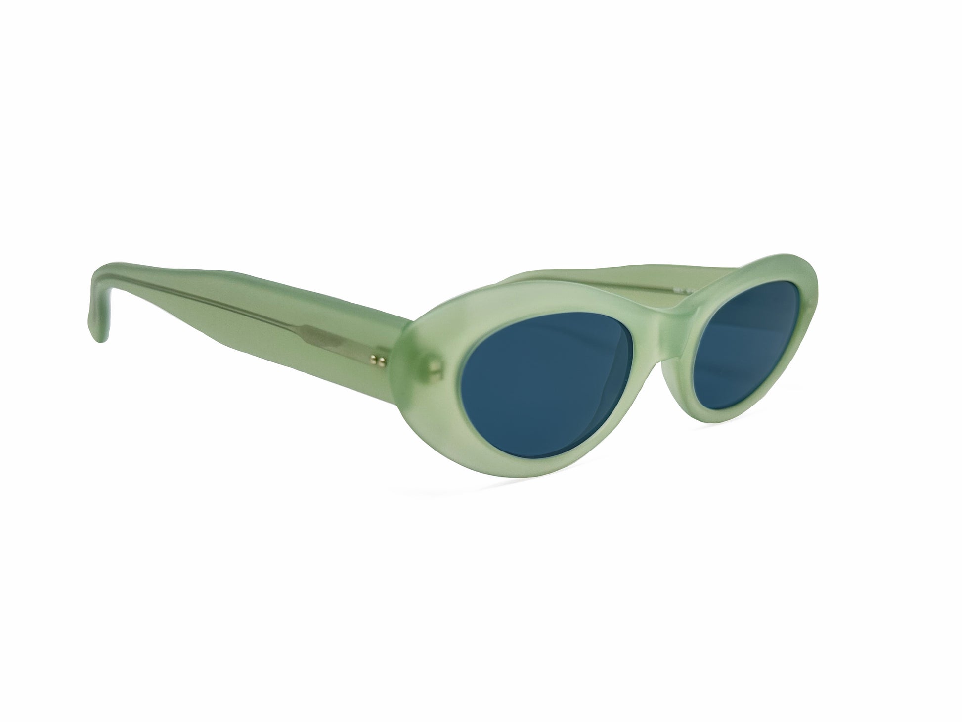 Kador oval, cat-eye, acetate sunglasses. Model: 3. Color: 1653 - Mint with blue lenses. Side view.