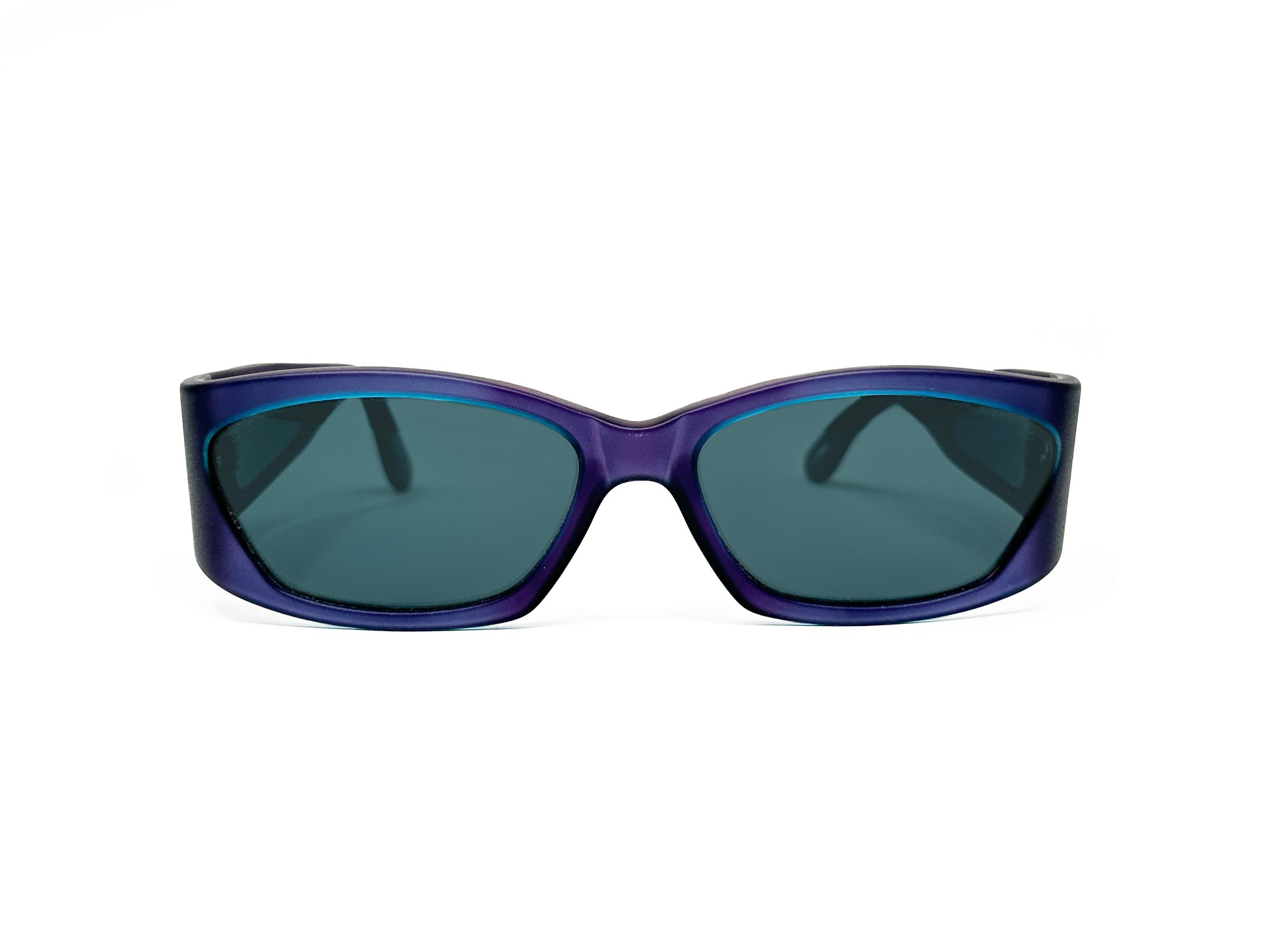 Kador rectangular, acetate sunglasses with cat-eye shaped lens. Model: DF26. Color: M/DBA363 - Purple with blue lenses. Front view.